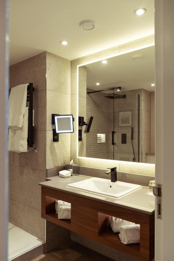 Executive King Bedroom,1142864011:JPEG