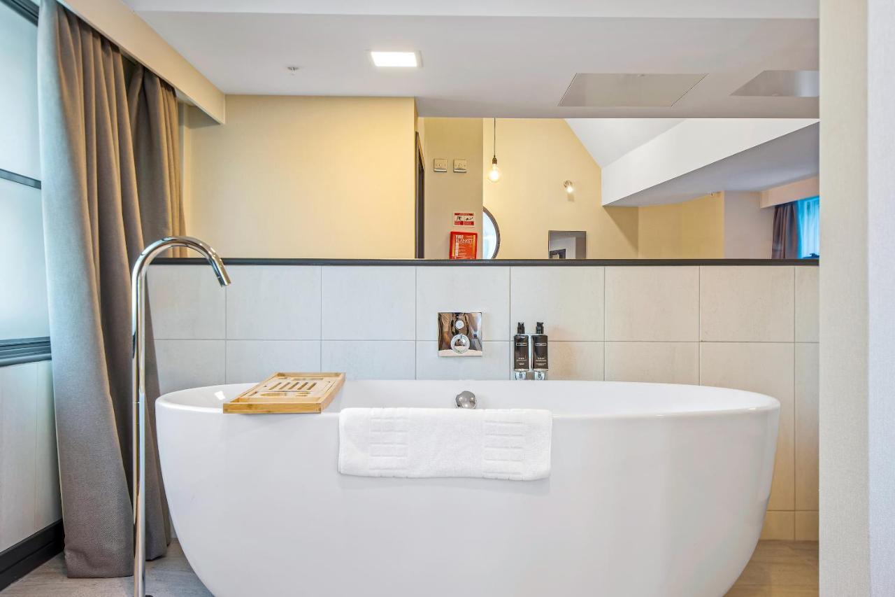 Guinea Suite