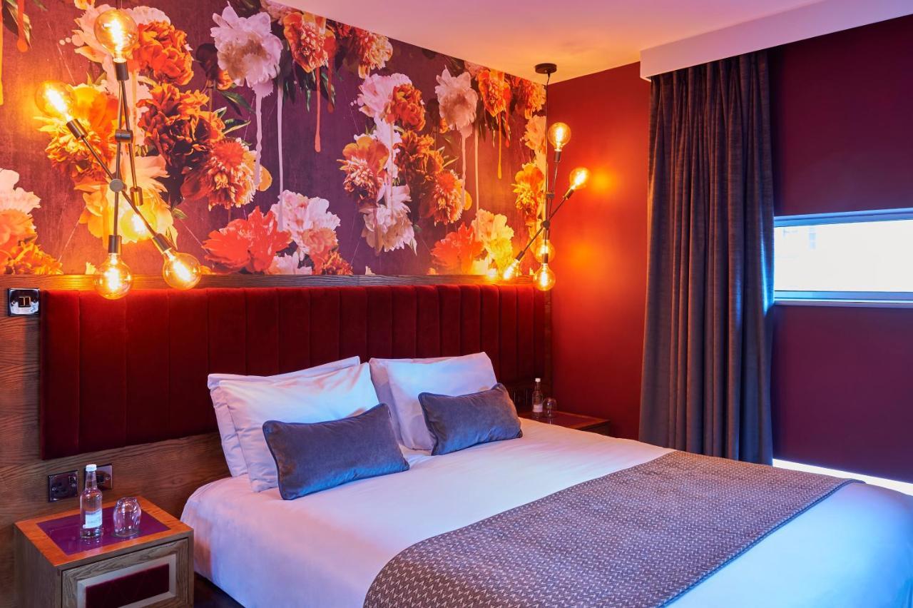 Corner Suite