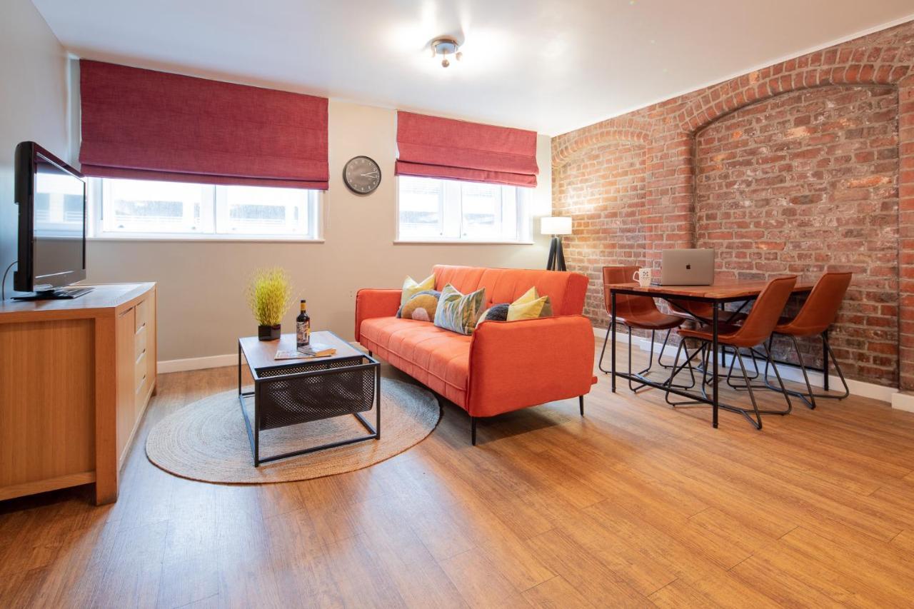 Two-Bedroom Apartment,1358743304:JPEG