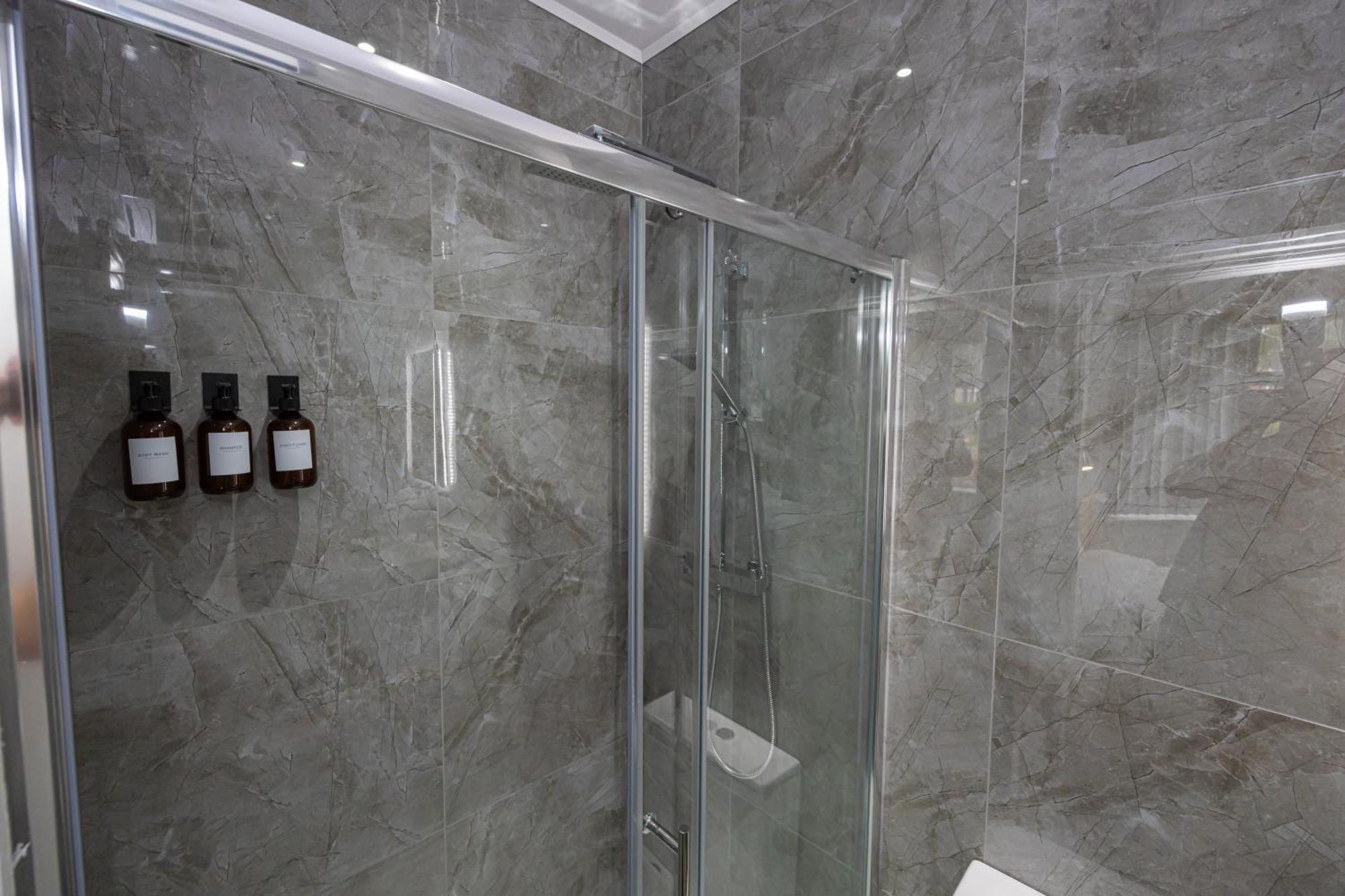 Deluxe Double Room with Shower