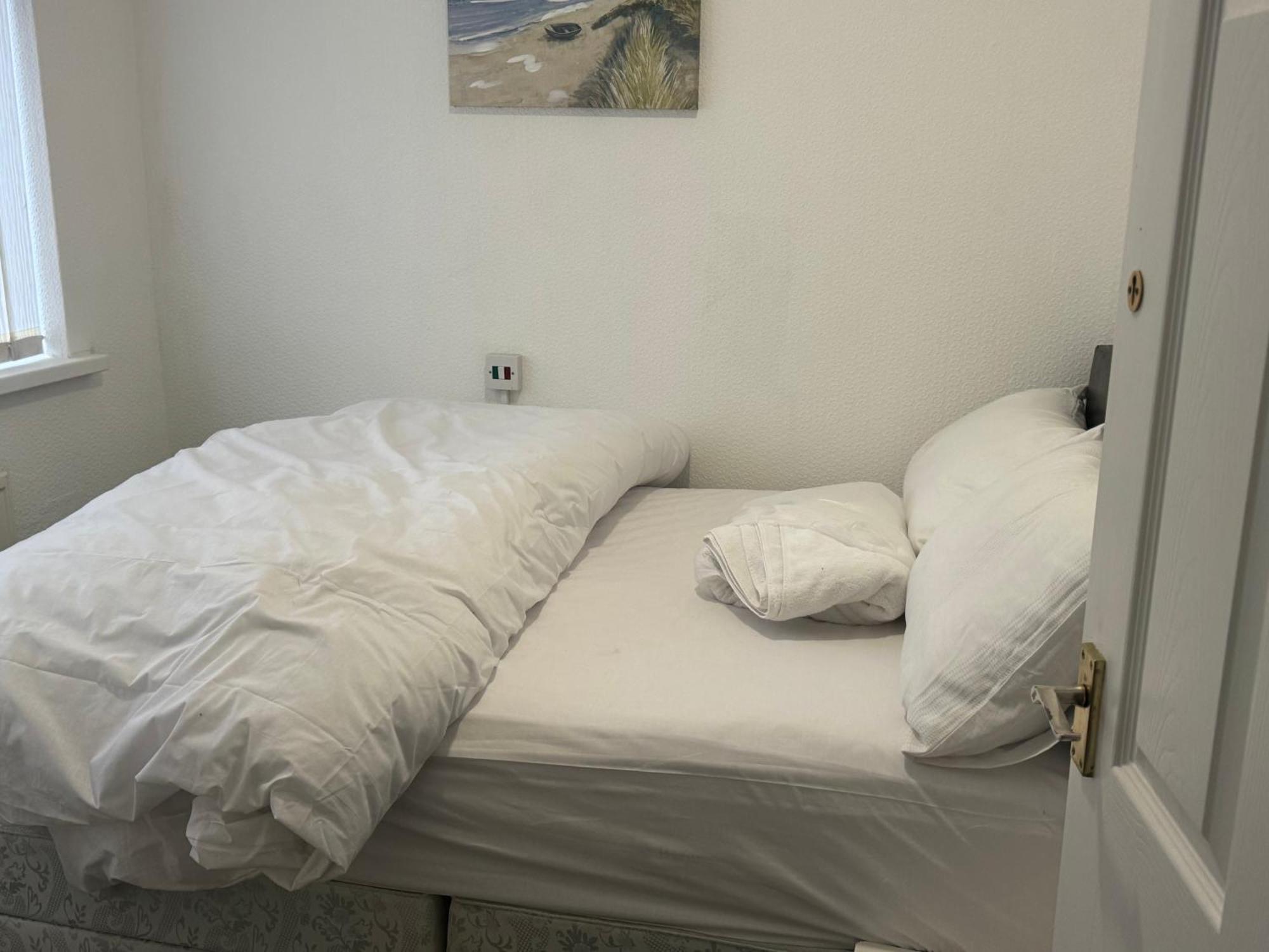 Double Room,1740324213:JPEG