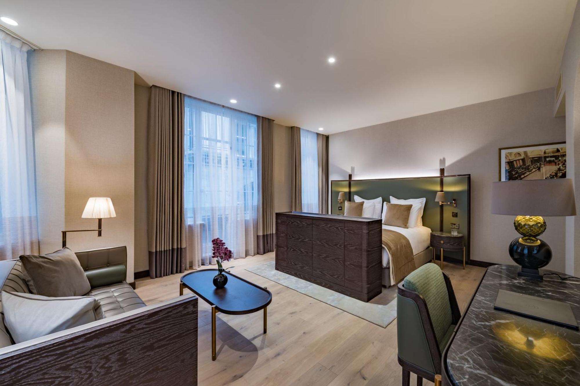 One-Bedroom King Suite Balcony Norfolk