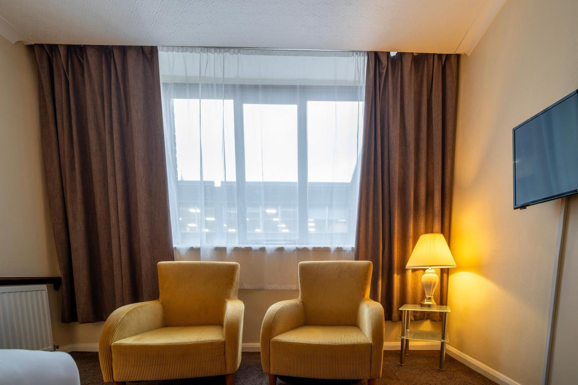 Double Room,1642306566:JPEG