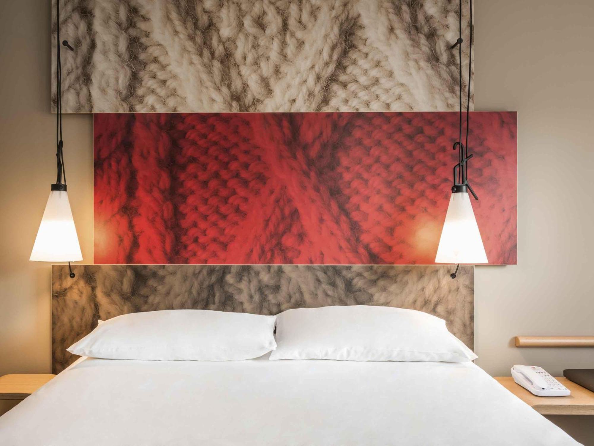 Double Sweet Room by Ibis