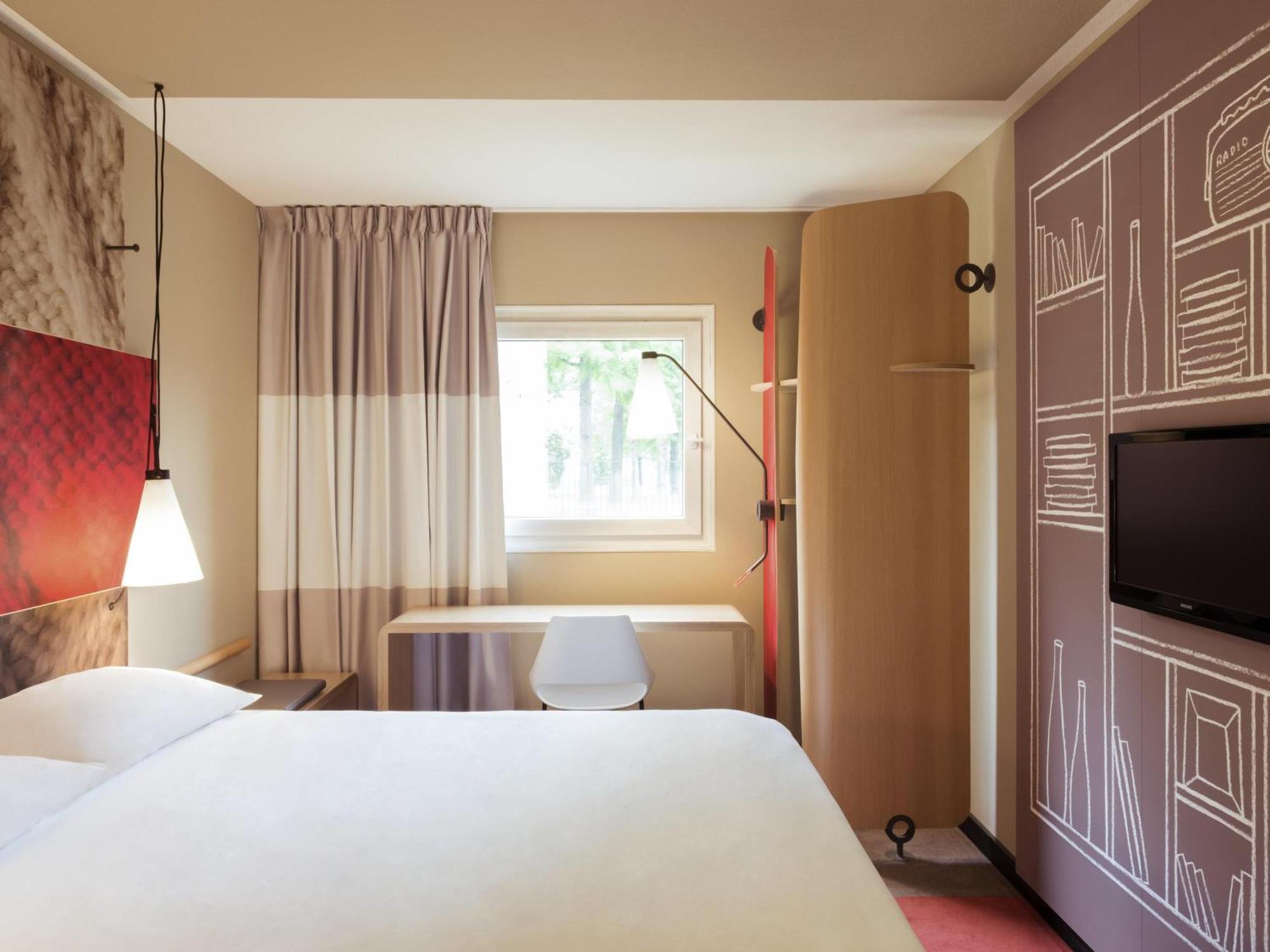 Double Sweet Room by Ibis