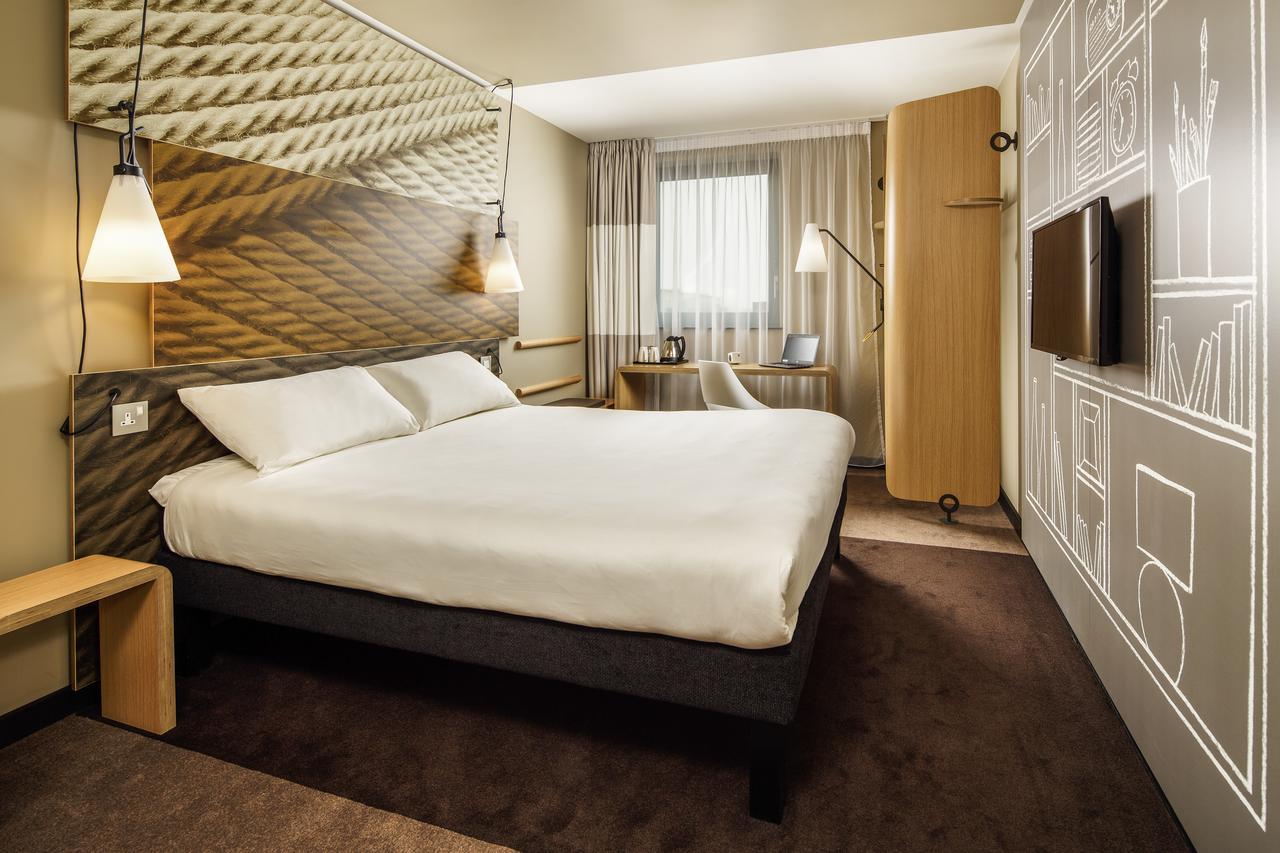 Double Sweet Room by Ibis