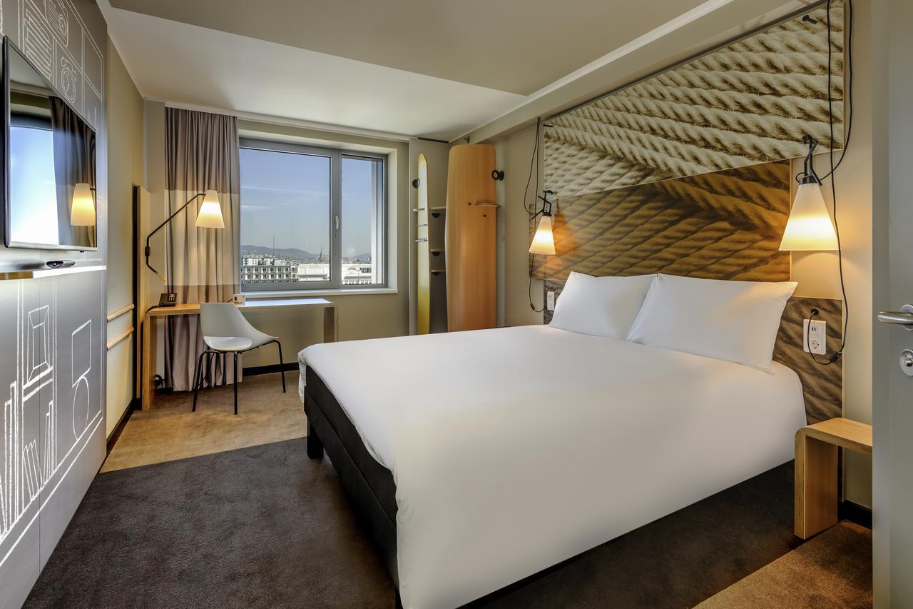 Double Sweet Room by Ibis