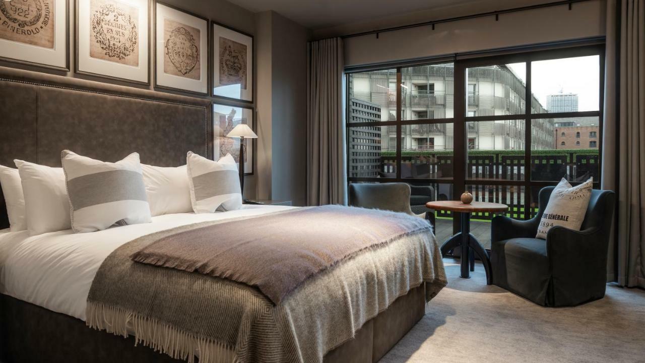 King Room with Garden,1459185199:JPEG