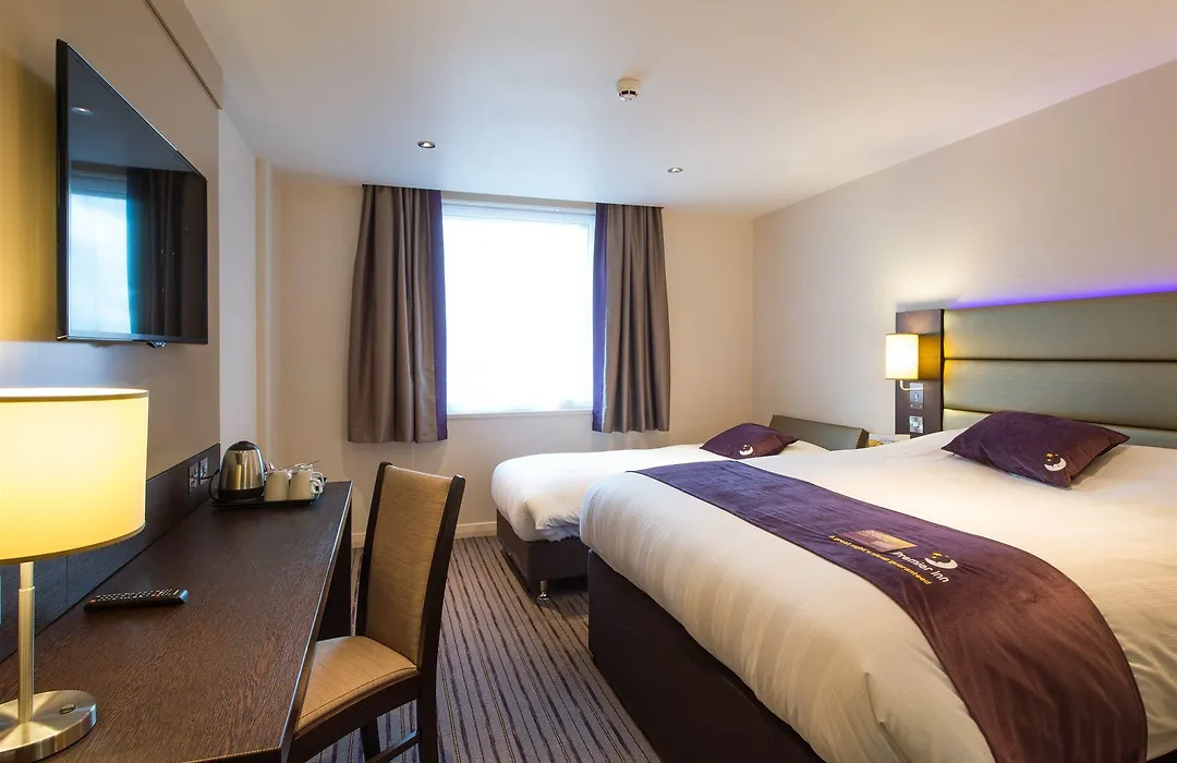 Premier Inn Manchester City-1