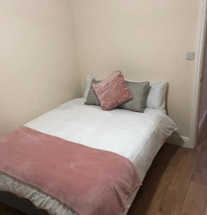 Big Room Rusholme With Tv And Private Bathroom-Parking&Wifi-1