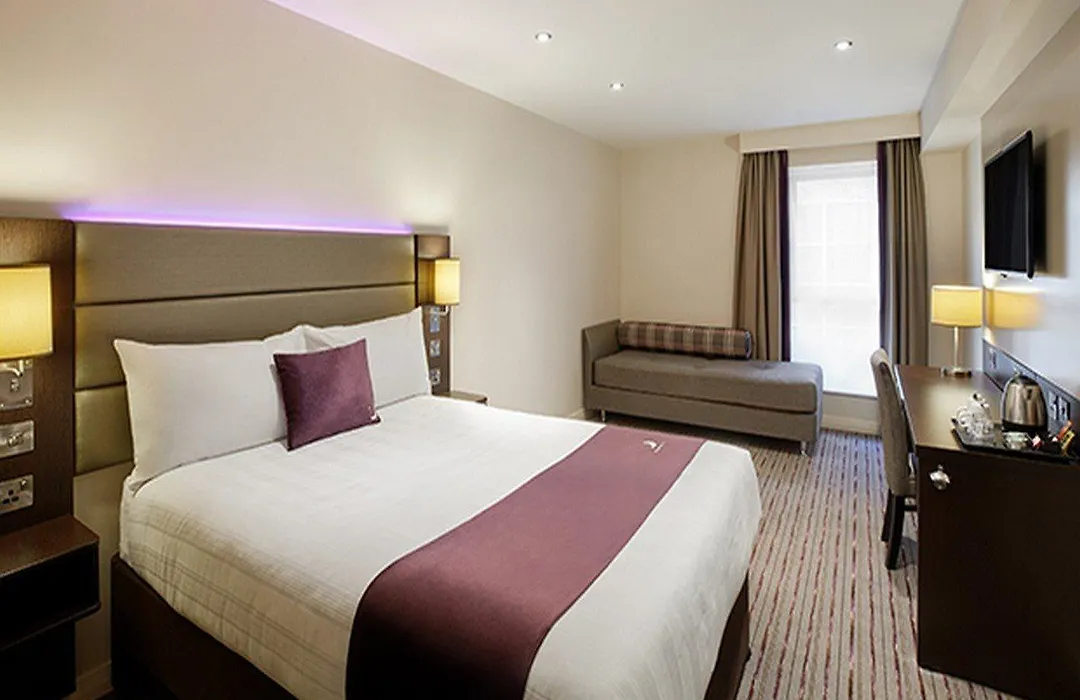 Premier Inn Manchester City-1