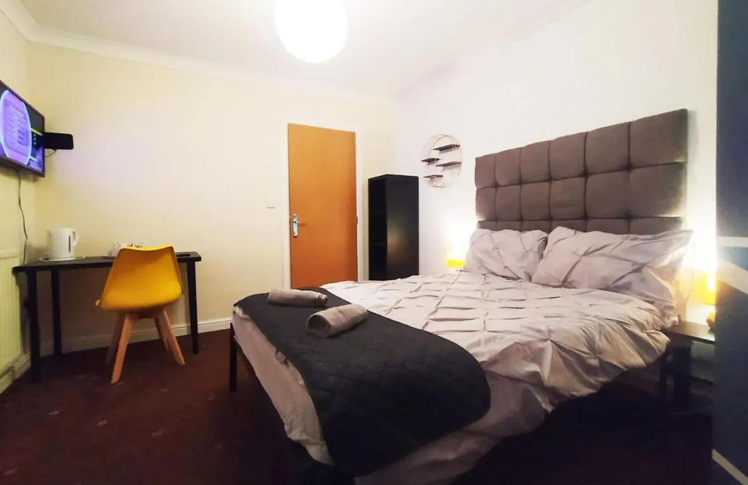 Bankwell Guest House-1