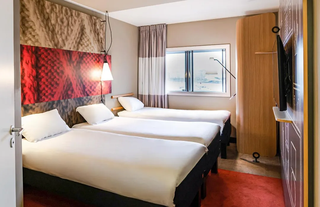 Ibis Manchester Centre 96 Portland Street-1
