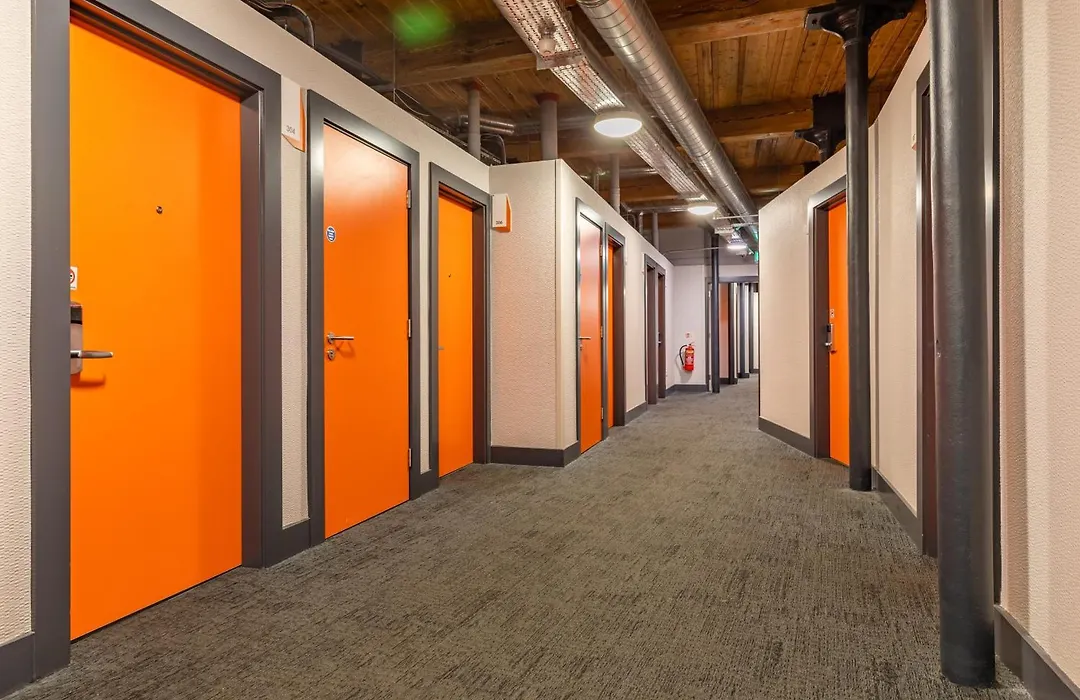 Easyhotel Manchester-1