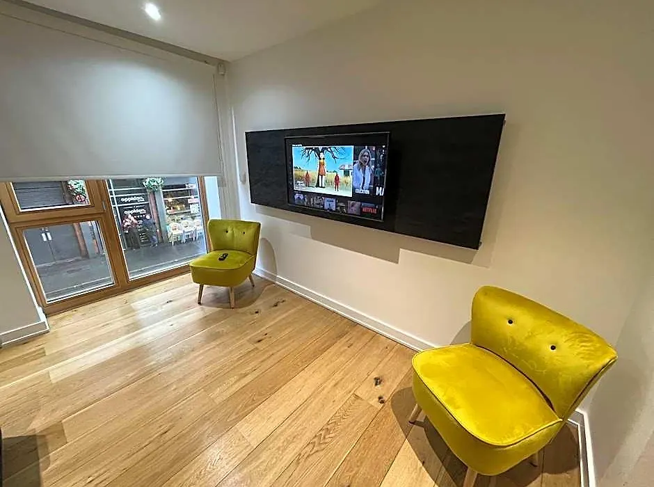 Premier Inn Manchester Salford Quays-1