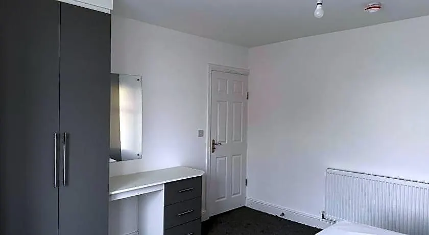 Oyo Cheetham Hill Guest House-1