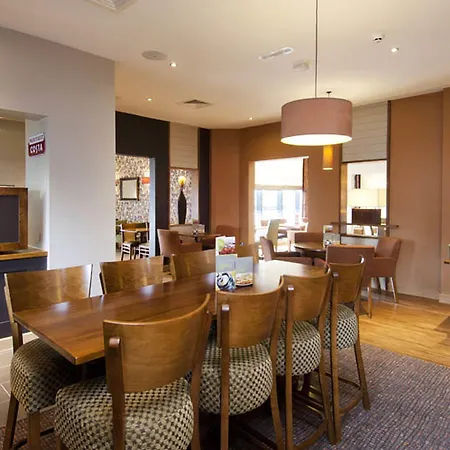 Premier Inn Manchester City-3