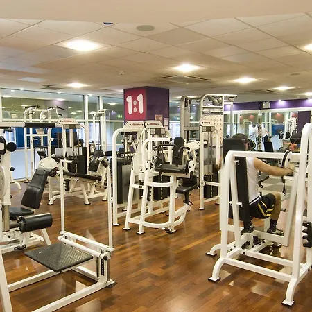 Premier Inn Manchester Central-2