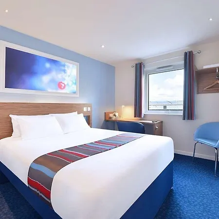 Travelodge Manchester Central Arena-2