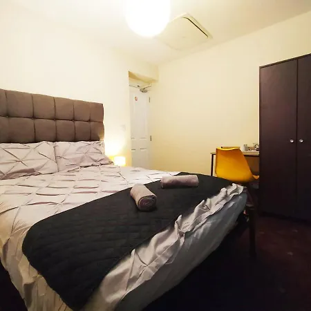 Bankwell Guest House-3