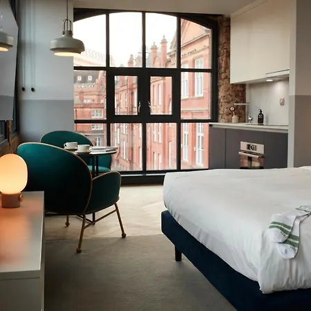 Leven Manchester-3