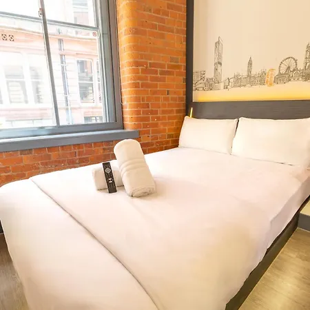 Easyhotel Manchester-2