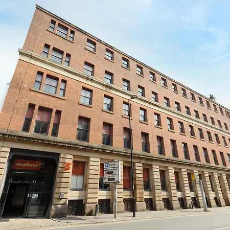 Easyhotel Manchester-2