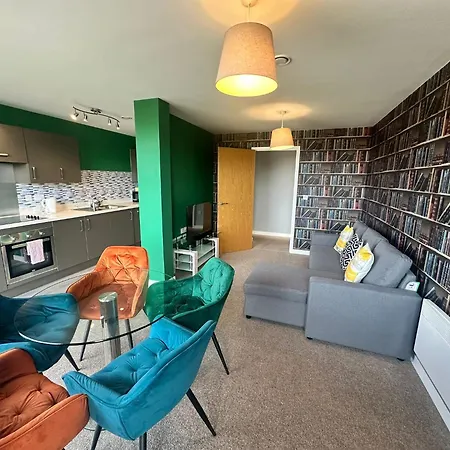 Beehosting Adelphi Wharf Apartments-2