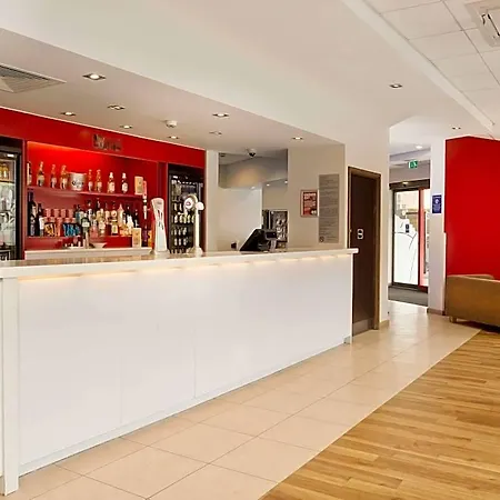 Travelodge Manchester Upper Brooks Street-2