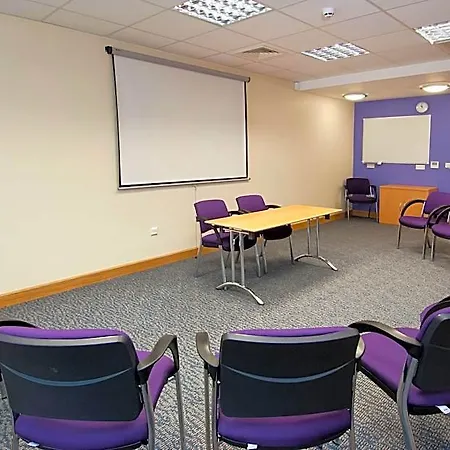 Premier Inn Manchester City-2