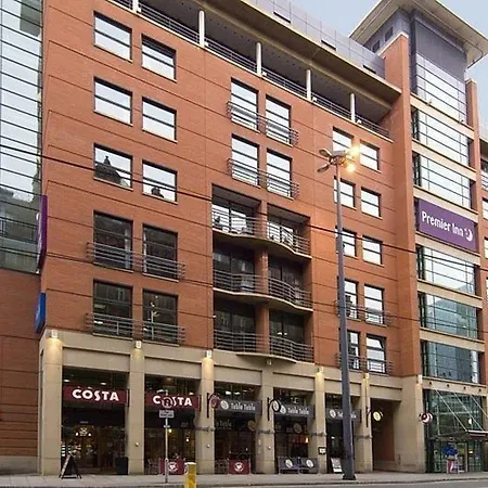 Premier Inn Manchester Central-2