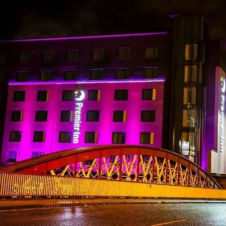 Premier Inn Manchester Portland St-3