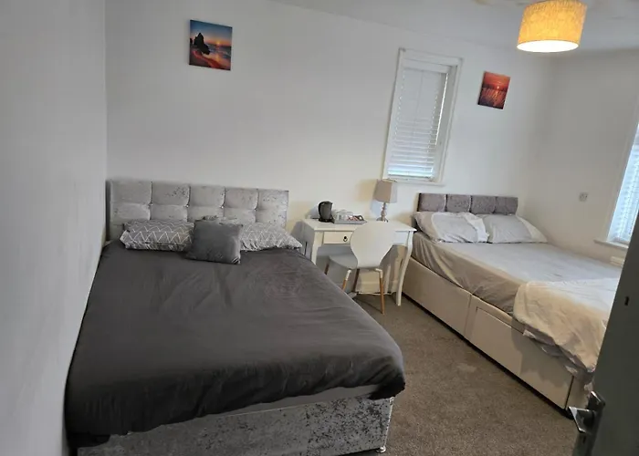 Elsham Gardens Rooms - Shared Facilities Manchester