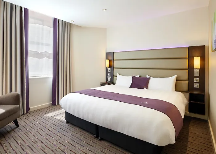 Premier Inn Manchester - Heaton Park